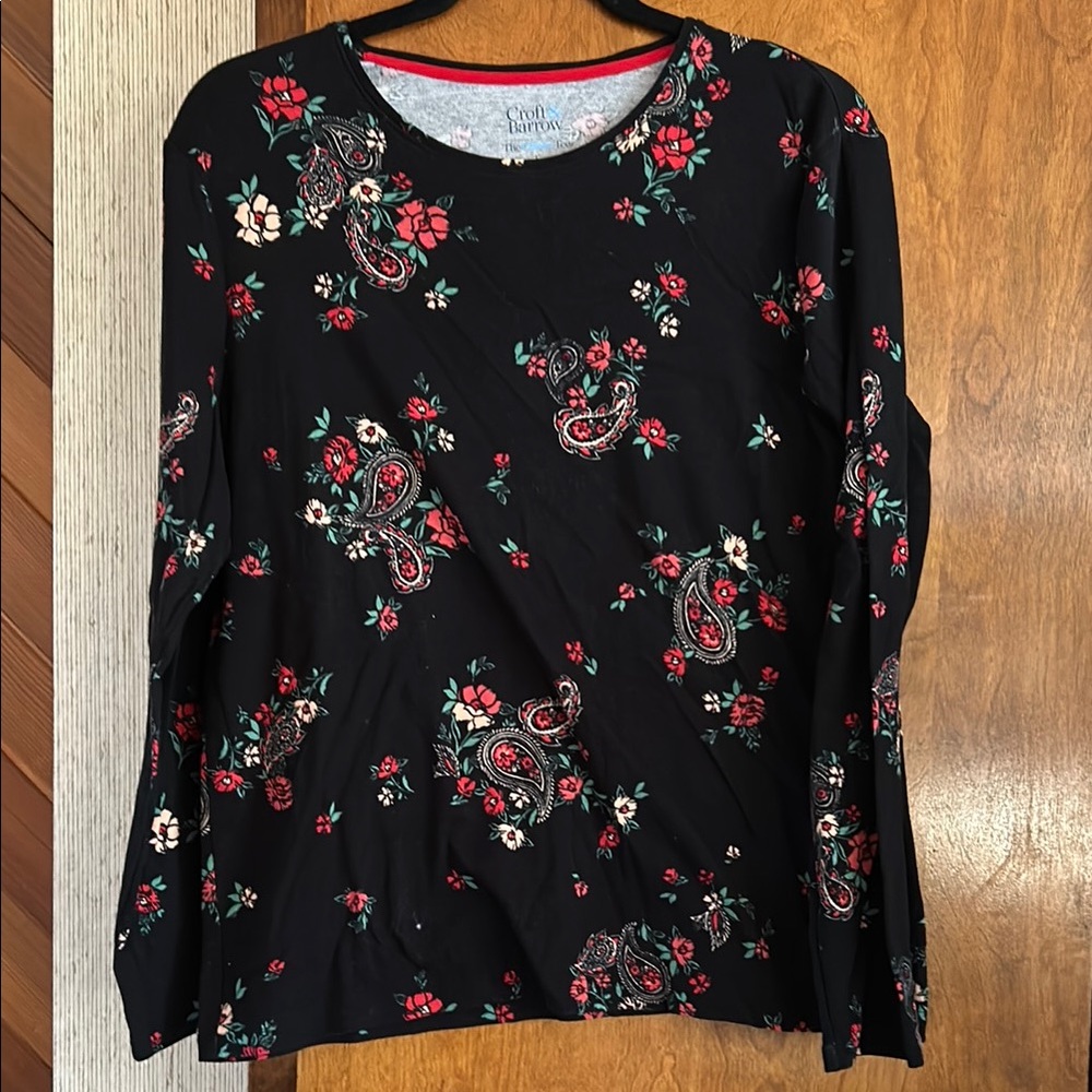 Women’s large Croft and Barrow long sleeve tee